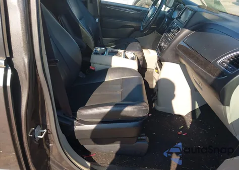 2016 Chrysler Town & Country Touring из США, поврежденный, VIN 2C4RC1BG5GR215114